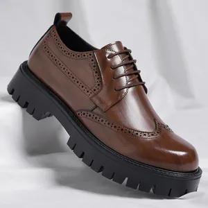 Herren Rindsleder Brogue Schuhe Britischer Stil Wingtip Perforiert Derby Schuhe Plateau Sohle Hochzeit Business Dress Lederschuhe