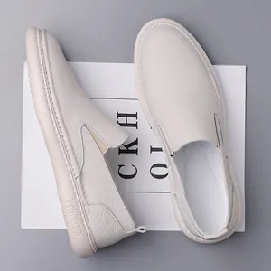 Herren Slipper in Beige aus strukturiertem Leder mit elastischen Seiteneinsätzen