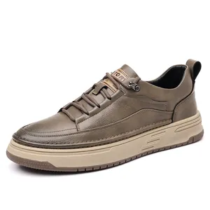 Chaussures rétro en cuir marron pour hommes avec semelle épaisse en caoutchouc beige