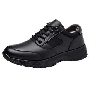 Schwarze Herren-Leder-Sneaker mit dicker rutschfester Sohle und warmem weißem Fleecefutter
