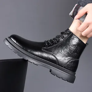 Schwarze Herren-Martin-Boots aus Leder mit rutschfester dicker Gummisohle und Sport-Prägung