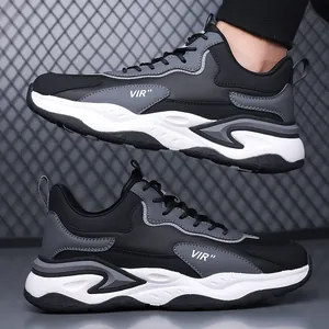 Ademende herensneakers in zwart-wit mesh met dikke zachte zool en VIR-logo