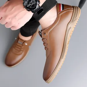 Chaussures décontractées en cuir marron pour hommes avec semelles antidérapantes et ruban tricolore