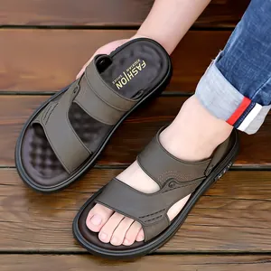 Donkerbruine leren heren sandalen met dikke rubberen zool en antislip binnenzool