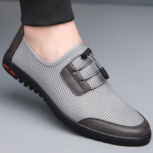 Atmungsaktive Herren Slipper aus grauem Mesh mit Gummizug und weicher Sohle für die Freizeit