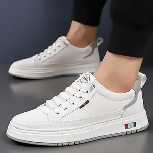 Chaussures de Skateboard Décontractées pour Hommes Blanc Beige Baskets en Cuir Microfibre Résistant à l'Usure Antidérapant Talon Plat