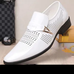 Chaussures de Business en Cuir de Vachette pour Hommes Respirant Ajouré Perforé Bout Pointu Mocassins Style Anglais Cuir Verni