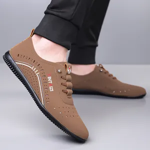 Braune atmungsaktive Leder-Freizeitschuhe für Herren mit weicher Sohle und Lochmuster