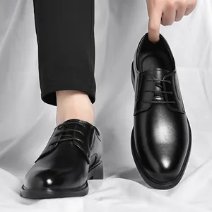 Zapatos derby clásicos de cuero negro con diseño hueco transpirable para ocasiones formales