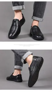 Détails des mocassins en cuir noir avec texture lychee et semelle en caoutchouc antidérapante
