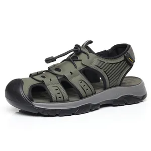 Sandalias deportivas para hombre en verde militar con punta cerrada y cordón ajustable