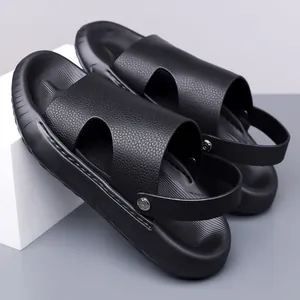 Herren Leder Strandsandalen in Schwarz mit dicker Sohle und Fersenriemen
