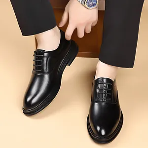 Scarpe classiche in pelle nera da uomo per affari con lacci e punta arrotondata