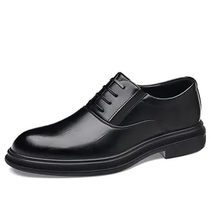 Scarpe eleganti da uomo classiche in pelle nera lucida con suola in gomma per ufficio