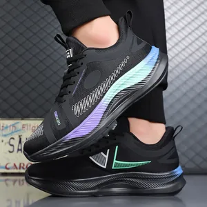 Herren Laufschuhe aus schwarzem Mesh-Gewebe mit blauem Farbverlauf und mintgrünen Details