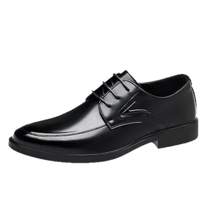 Chaussures derby de ville classiques en cuir noir avec coutures décoratives en V