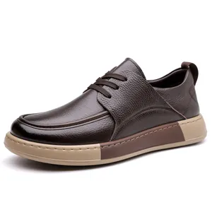 Chaussures décontractées en cuir marron foncé pour homme avec texture grainée et semelle épaisse