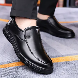 Ανδρικά μαύρα δερμάτινα παπούτσια slip-on με αντιολισθητική σόλα για εργασία