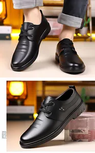 Dettaglio scarpe in pelle nera da uomo con rivetti in metallo e striscia tricolore