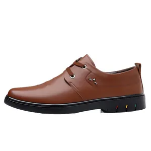Scarpe casual da uomo in pelle marrone con lacci e dettaglio suola tricolore in gomma