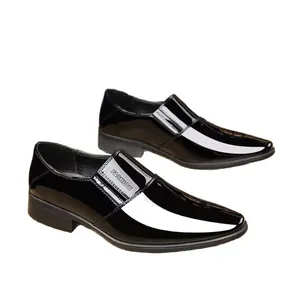 Men's black patent leather loafers with metal fashion buckle for formal business suits