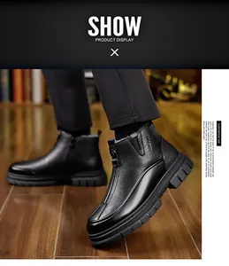 Gros plan de bottines noires en cuir pour homme avec doublure chaude et semelle antidérapante