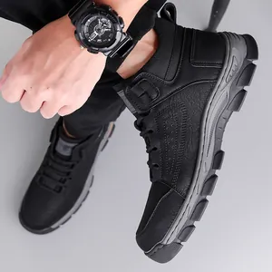 Wasserdichte Herren-Schneestiefel in Schwarz mit warmem Fellfutter und rutschfester Sohle