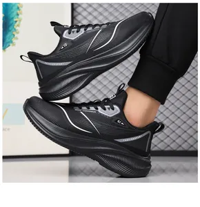 Détails des baskets à plateforme noires avec tige en maille et rayure FASHIONRUN