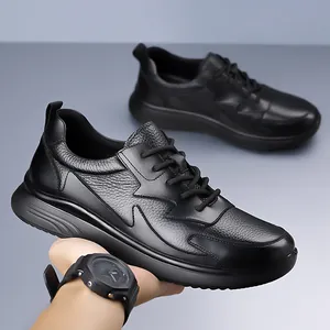 Ανδρικά μαύρα δερμάτινα casual sneakers με κορδόνια και παχιά σόλα απορρόφησης κραδασμών
