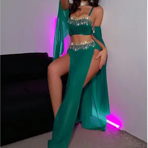 Ensemble de lingerie 3 pièces vert en mesh avec franges dorées et jupe fendue sexy