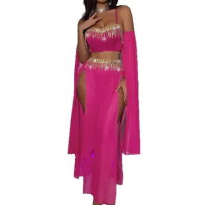 Ensemble de scène rose vif 3 pièces avec paillettes dorées, franges et jupe fendue sexy