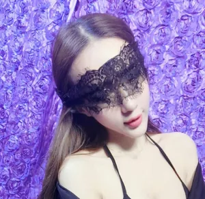 Sexy black lace eye mask for women with intricate floral patterns for roleplay