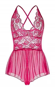Détails de la broderie florale sur le body sexy en dentelle fuchsia et tulle fin