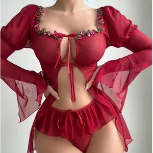 Ensemble lingerie 3 pièces sexy bordeaux en mesh avec broderie florale et robe ouverte