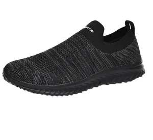 Zapatilla de punto para hombre en negro-gris con suela dentada antideslizante