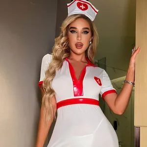 Set costume sexy da infermiera con abito bianco aderente e cappello croce rossa