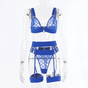 Ensemble de lingerie bleu électrique en maille avec soutien-gorge et jarretières