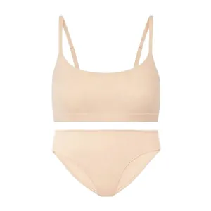 Ensemble soutien-gorge et culotte sans couture couleur chair au style minimaliste