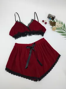 Zweiteiliges Dessous-Set aus burgunderfarbenem Samt mit schwarzer Spitze und Schleife