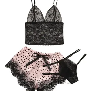 Dreiteiliges Damen-Lingerie-Set mit rosa Herz-Print Satinshorts und schwarzem Spitzentop