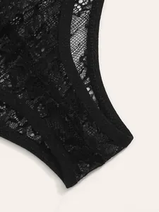 Ensemble de lingerie sexy trois pièces en dentelle noire avec motifs floraux ajourés