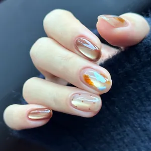 Uñas Postizas de Remolino Ámbar Cortas Redondas Lunares Marrones Ojo de Gato Pan de Oro Uñas Artificiales Reutilizables Mujer