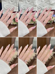 Sechs verschiedene glänzende Mandel-Nagelspitzen in Nude- und Chrom-Metallic-Optik