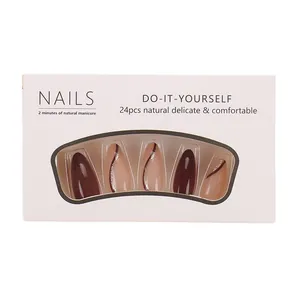 Set di 24 unghie finte a mandorla, contrasto marrone scuro e rosa nude con glitter