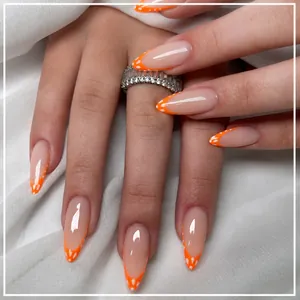 Französische Press-on-Nägel in hellem Orange mit weißen Punkten, Mandelform, 24 Stk.