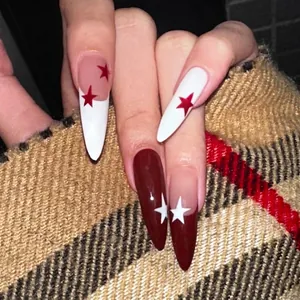 French star press-on nails in burgundy and white, stiletto shape 30pcs kit
