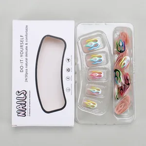 Bunte Flammen-Nagelsticker zum Aufkleben im Set mit 24/30 Stück und Verpackung