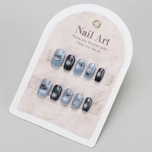 Faux ongles œil de chat bleus avec chats de dessin animé noirs en relief 3D