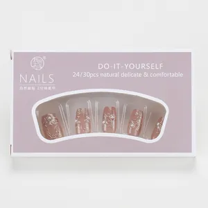 Détails de faux ongles de luxe avec perles 3D et relief floral en boîte à fenêtre