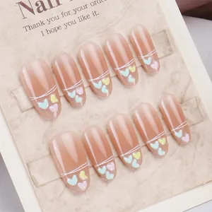 Ongles à Presser Faits à la Main Dégradé Rose Nude Style Français Avec Motif Cœur Forme d'Amande en Résine ABS pour Femme Décoratif